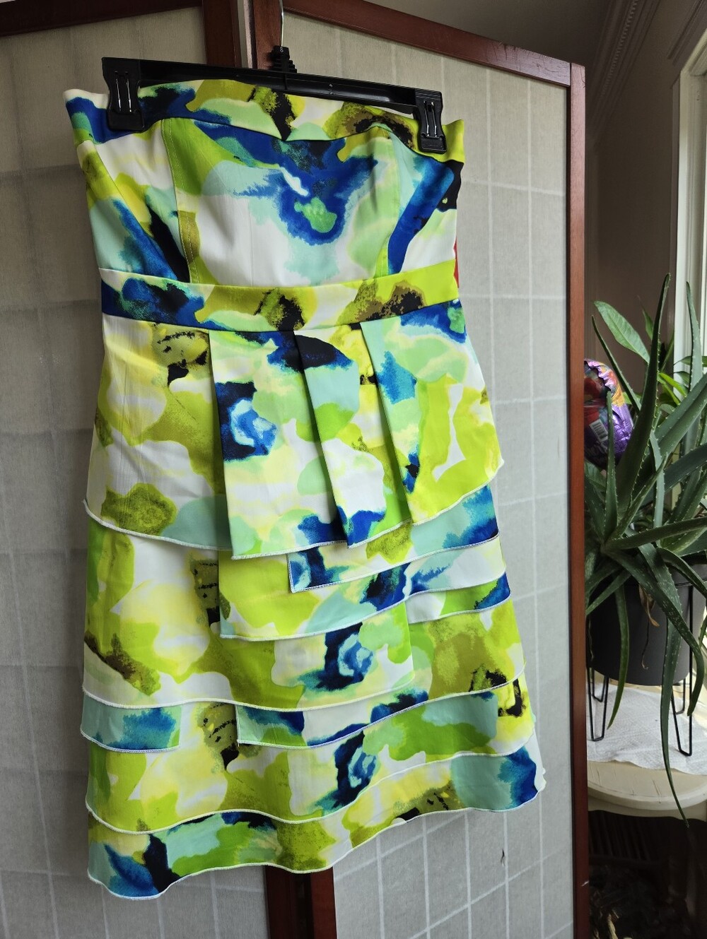 New York & Company Strapless Watercolor Lime Green Tiered Coctail Dress- Size 4